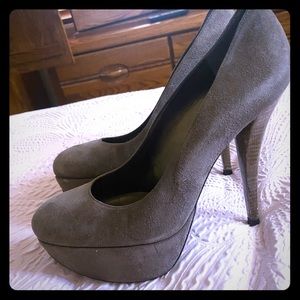Stuart Weitzman wood and suede platform heels 👠